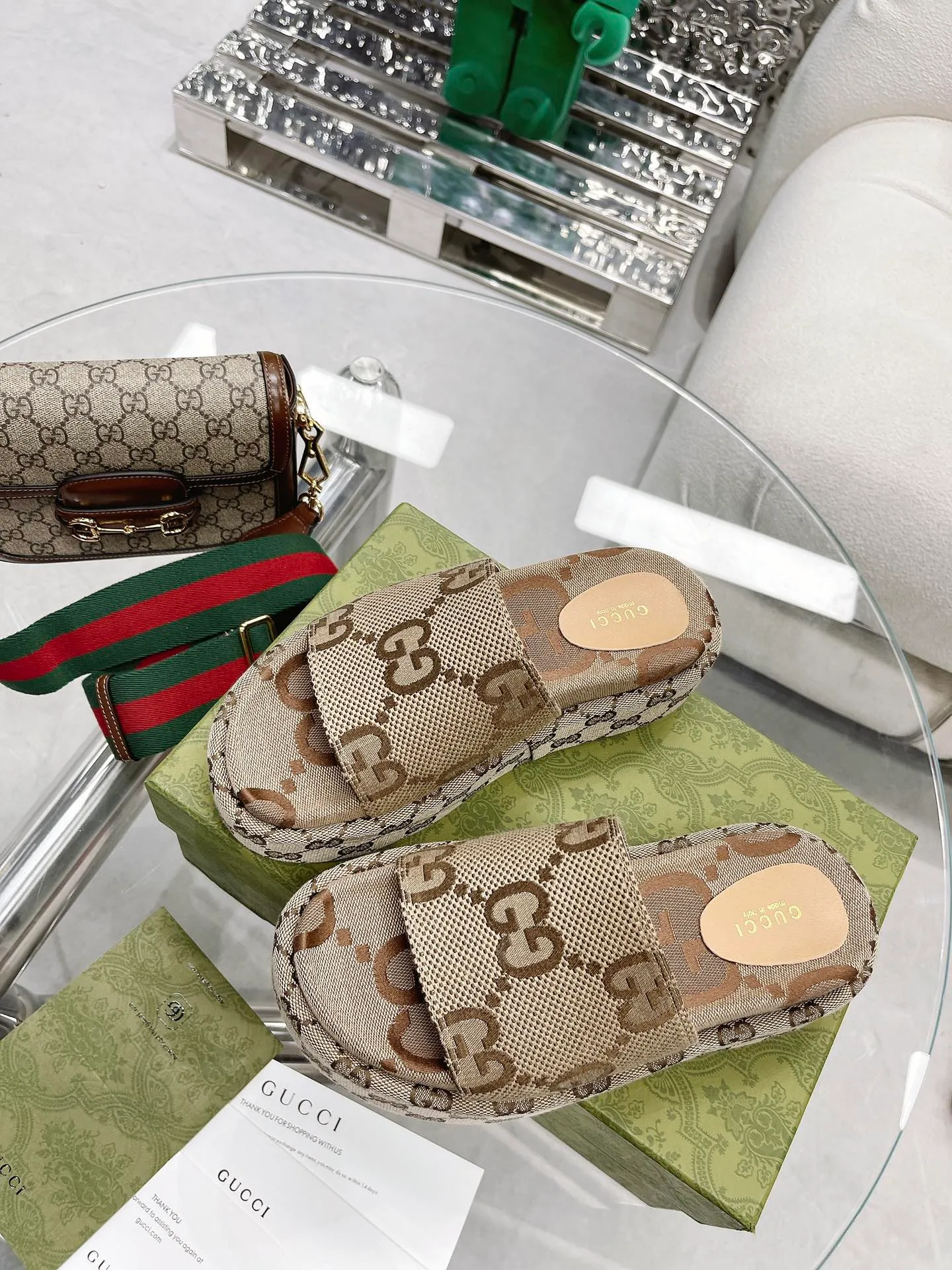 👟👟Ex-factory price 360👟👟 Women's Shoe Factory Spring and Summer Super Double GG Series High Water Platform Sandals😻😻 This sandal is made of classic GG canvas, with a wide strap and a rubber sole shape to create an excellent shoe design. The GG logo began to be used in the 1970s and evolved from the Gucci diamond diamond pattern design that originally originated in the 1930s. Since its introduction, it has become an iconic traditional Gucci element. Fabric: Classic super large GG embroidered jacquard canvas. Lining: Water-dyed cowhide lining. Size: 35-47. Packaging: Full set of green original high-end packaging. Heel height: 12cm at the heel. 7cm at the forefoot. ●Outsole: original molded imported rubber combination sole. ●Created in Italy. Authentic development! The material and craftsmanship are consistent with the original version!